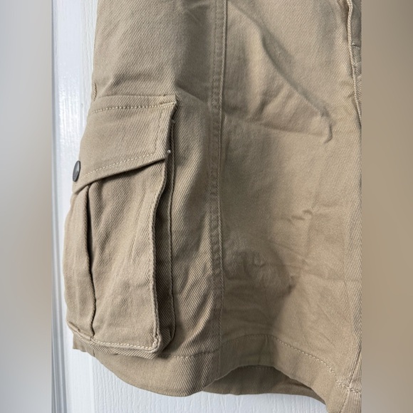 Bermuda Cargo, Elastic High Waist 6 Pockets 7in Inseam Summer Jorts for Women - Picture 10 of 13